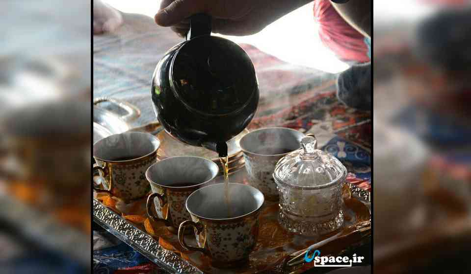 چای آتشی در اقامتگاه بوم گردی آسمان آبی-فارس-فسا-روستای آسمان آبی